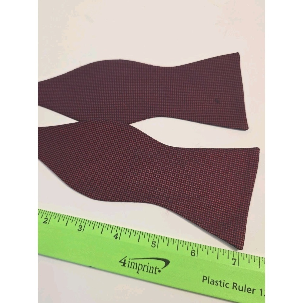 Daniel Cremieux Mens 100% Silk Bow Tie Red Navy Micro Check Pattern Handmade NEW